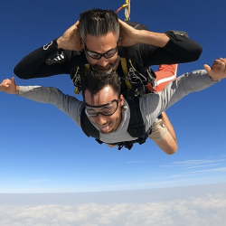 Saut en tandem face aux Pyrénées